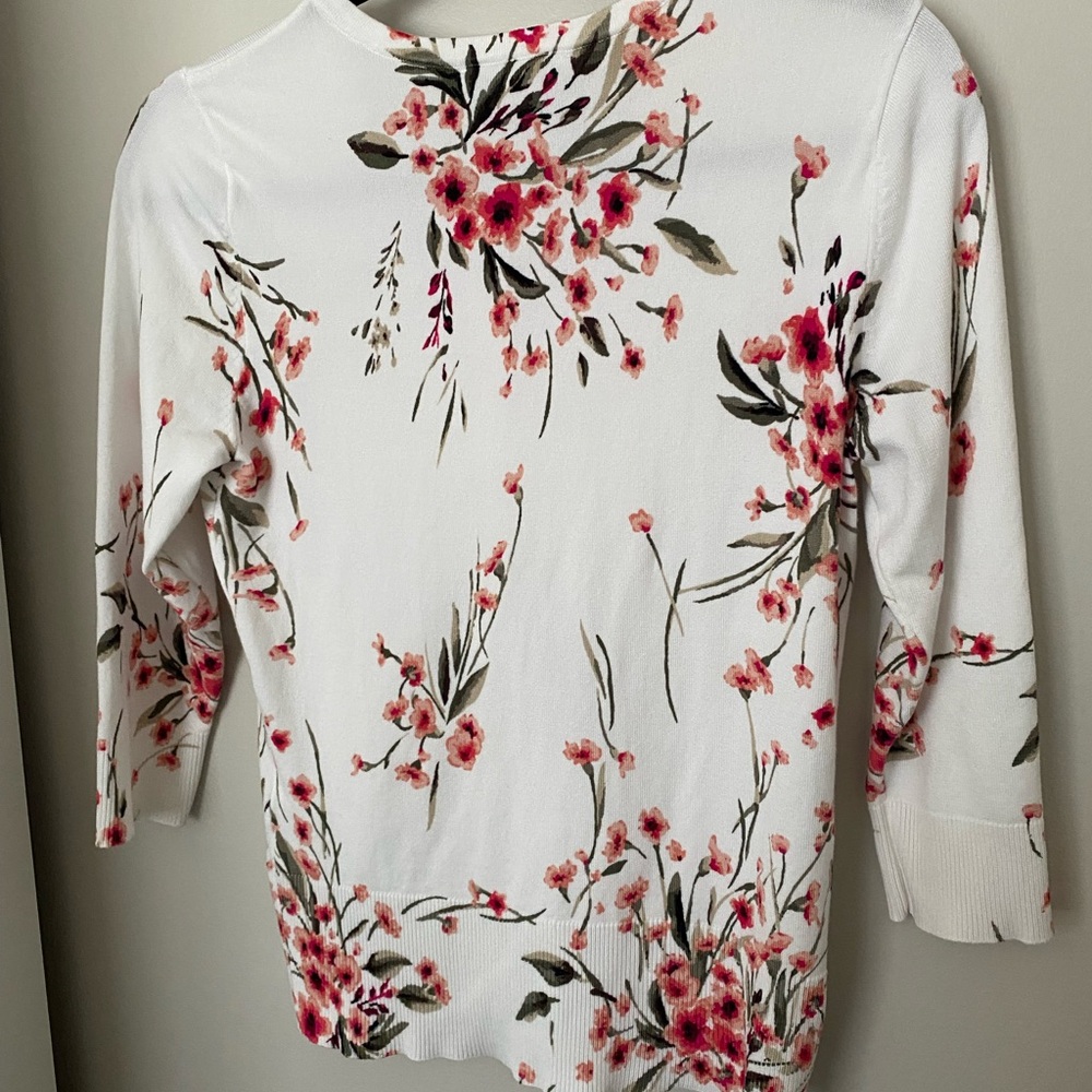 White House | Black Market Floral Button-Up Cardigan - Picture 2 of 3